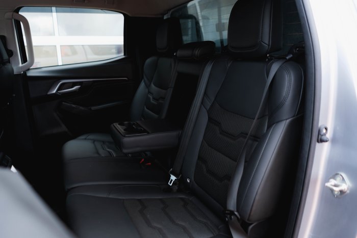 Isuzu D-Max 1.9 Dl40 Auto Diesel Mercury Silver