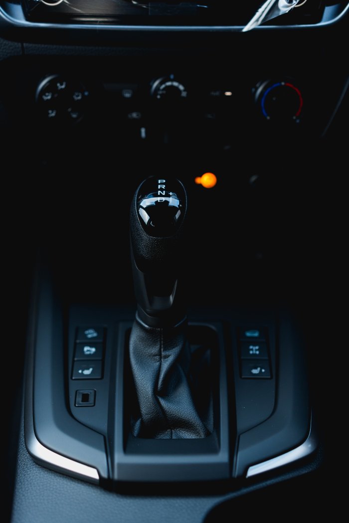 Isuzu D-Max 1.9 Dl20 Auto Diesel Obsidian Grey Mica