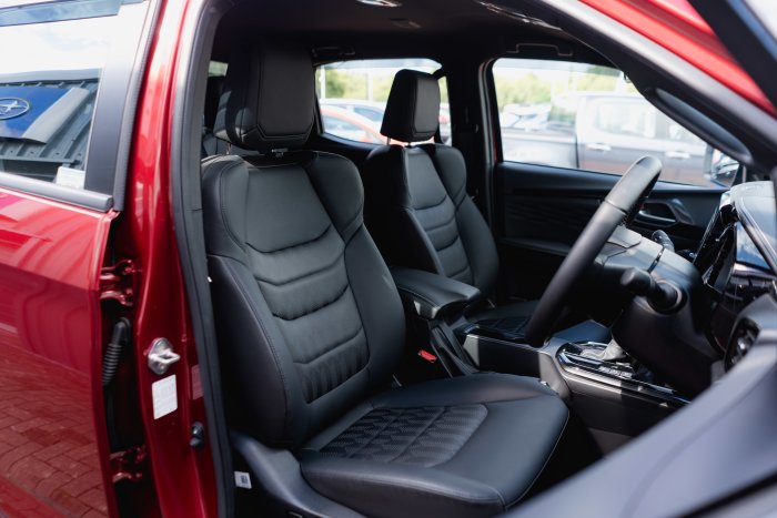 Isuzu D-Max 1.9 V-Cross Auto Diesel Red Spinel Mica