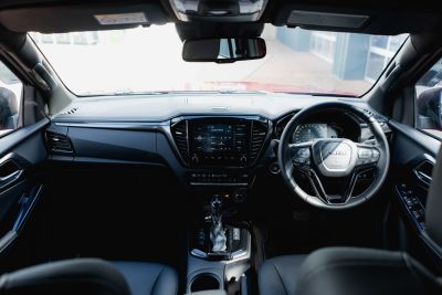 Isuzu D-Max 1.9 V-Cross Auto Diesel Red Spinel Mica