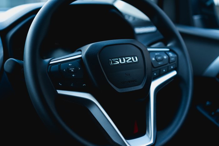 Isuzu D-Max 1.9 Dl20 Auto Diesel Obsidian Grey Mica