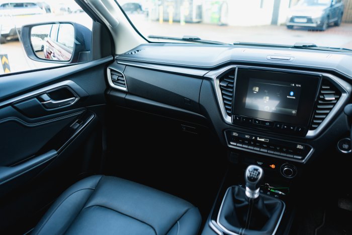 Isuzu D-Max 1.9 Dl40 Diesel Spinel Red