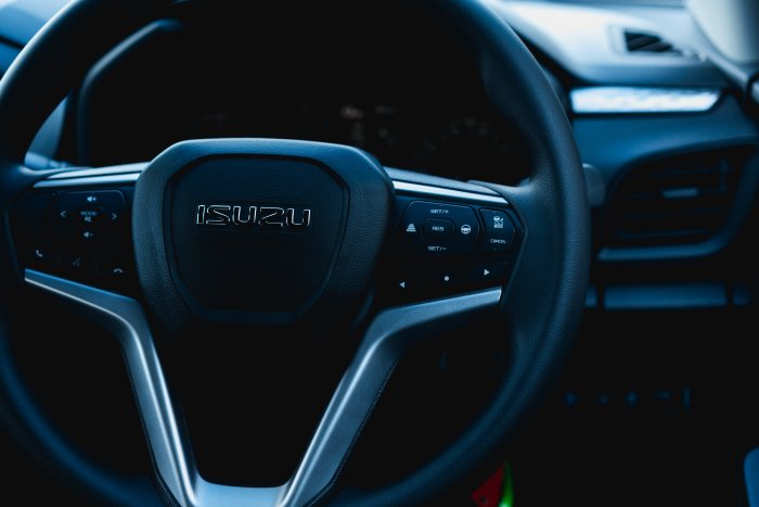 Isuzu D-Max 1.9 Dl20 Auto Diesel Obsidian Grey Mica