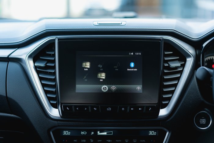 Isuzu D-Max 1.9 Dl40 Diesel Spinel Red