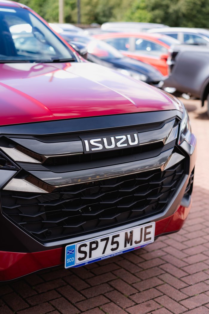 Isuzu D-Max 1.9 V-Cross Auto Diesel Red Spinel Mica