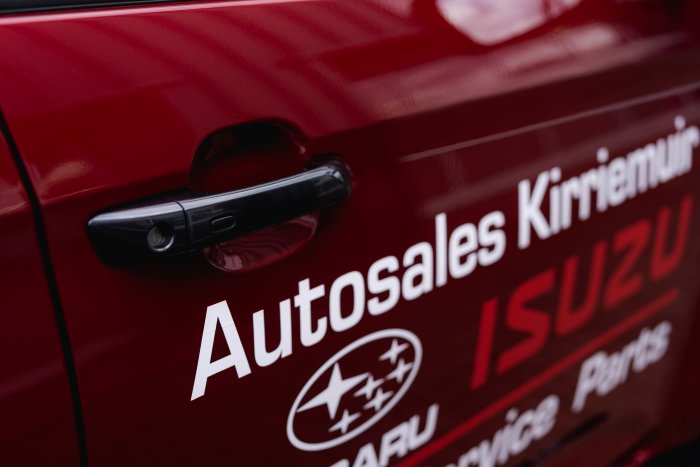 Isuzu D-Max 1.9 V-Cross Auto Diesel Red Spinel Mica