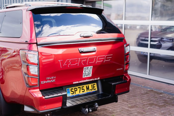 Isuzu D-Max 1.9 V-Cross Auto Diesel Red Spinel Mica