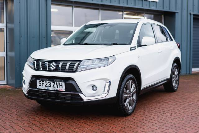 Suzuki Vitara 1.4 Sz-T Boosterjet Mh Hybrid Electric Superior WhiteSuzuki Vitara 1.4 Sz-T Boosterjet Mh Hybrid Electric Superior White at Derek Slack Motors Middlesbrough