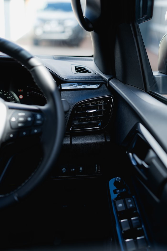 Isuzu D-Max 1.9 V-Cross Auto Diesel Red Spinel Mica