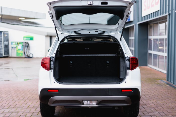 Suzuki Vitara 1.4 Sz-T Boosterjet Mh Hybrid Electric Superior White