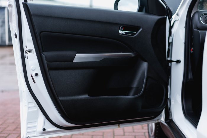 Suzuki Vitara 1.4 Sz-T Boosterjet Mh Hybrid Electric Superior White