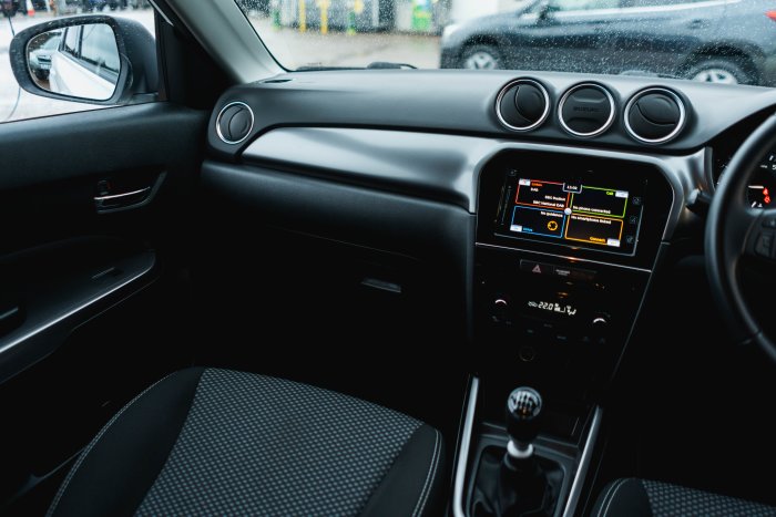 Suzuki Vitara 1.4 Sz-T Boosterjet Mh Hybrid Electric Superior White