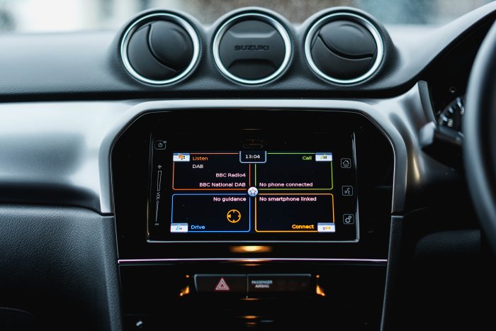 Suzuki Vitara 1.4 Sz-T Boosterjet Mh Hybrid Electric Superior White