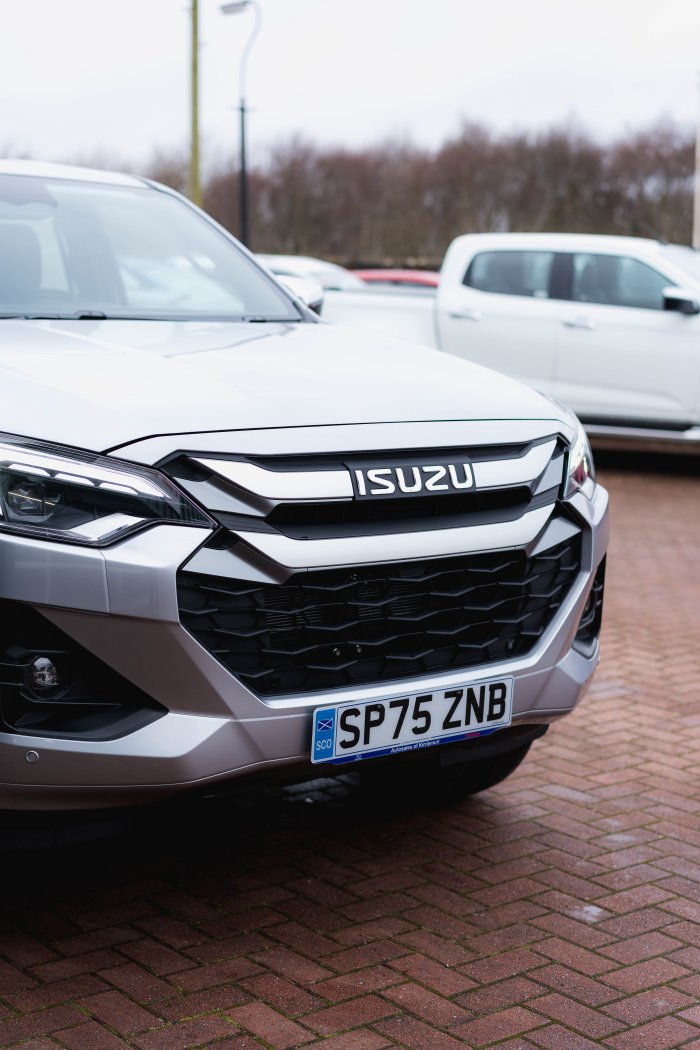 Isuzu D-Max 1.9 Dl40 Auto Diesel Mercury Silver Metallic