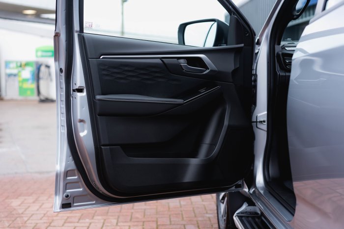 Isuzu D-Max 1.9 Dl40 Auto Diesel Mercury Silver Metallic