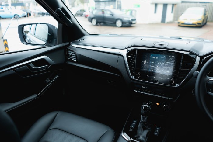 Isuzu D-Max 1.9 Dl40 Auto Diesel Mercury Silver Metallic