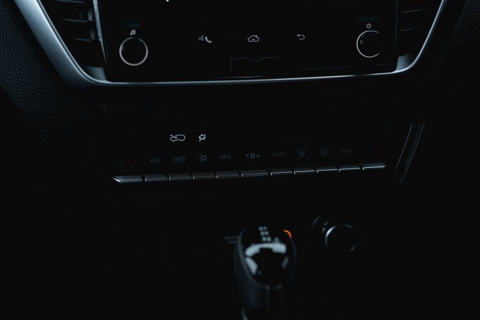 Isuzu D-Max 1.9 Dl40 Auto Diesel Mercury Silver Metallic