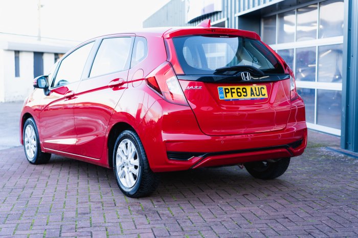 Honda Jazz 1.3 Se I-Vtec Cvt Petrol Red