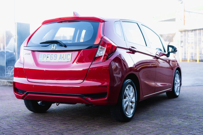 Honda Jazz 1.3 Se I-Vtec Cvt Petrol Red