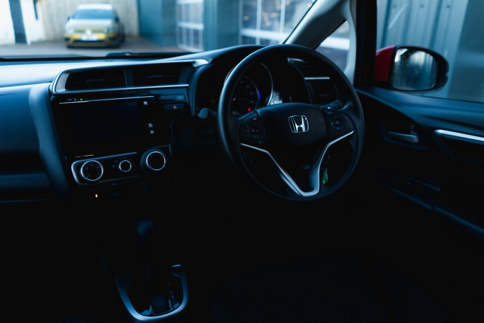 Honda Jazz 1.3 Se I-Vtec Cvt Petrol Red